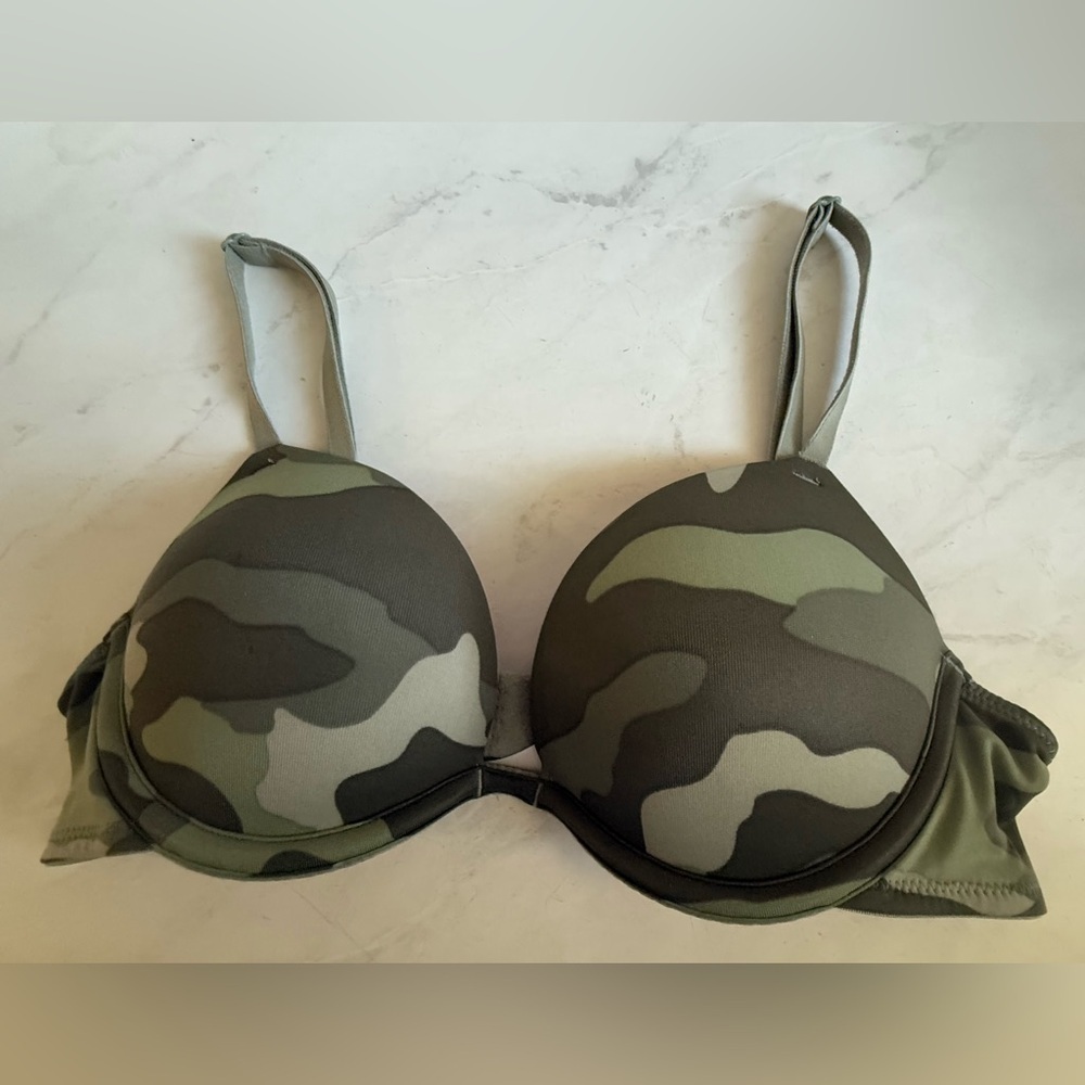 PINK VS Camo Push Up 2 for $22 ❇️